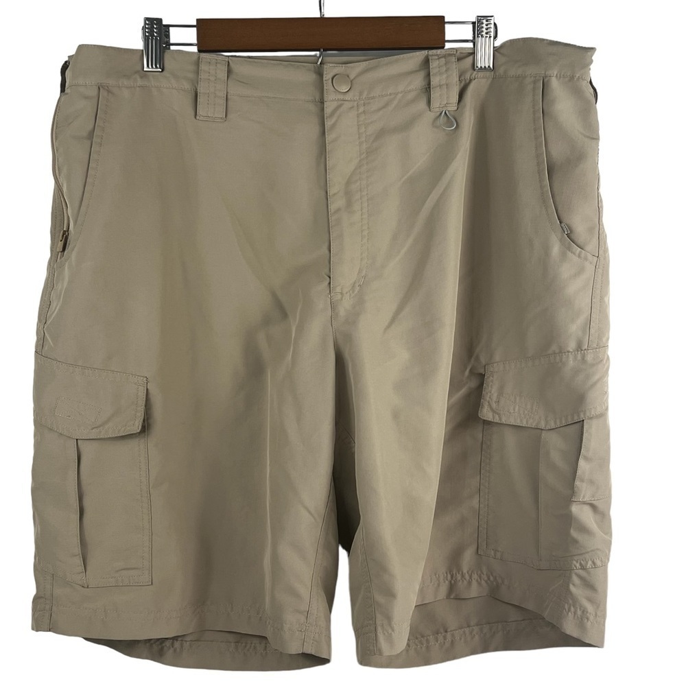 FIELD & STREAM MEN'S KHAKI CARGO‎ STYLE SHORTS